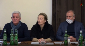 В общественной палате состоялась встреча представителей политической партии «Амцахара» и общественной организации ветеранов войны «Аруаа».